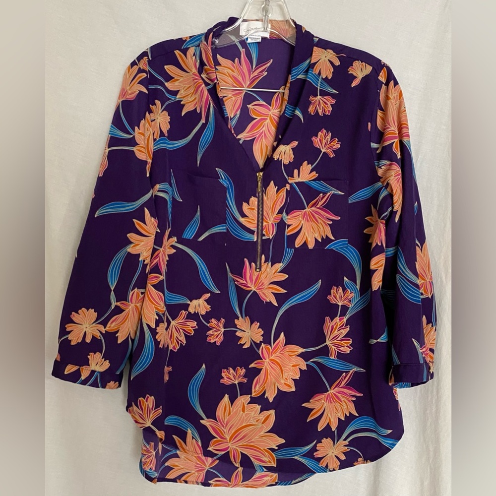Jacqueline Smith Collection Purple Floral Blouse Size Large.